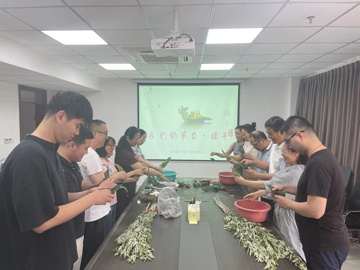 ed0b85b15ed1d4015af323861dfd136 ed0b85b15ed1d4015af323861dfd136