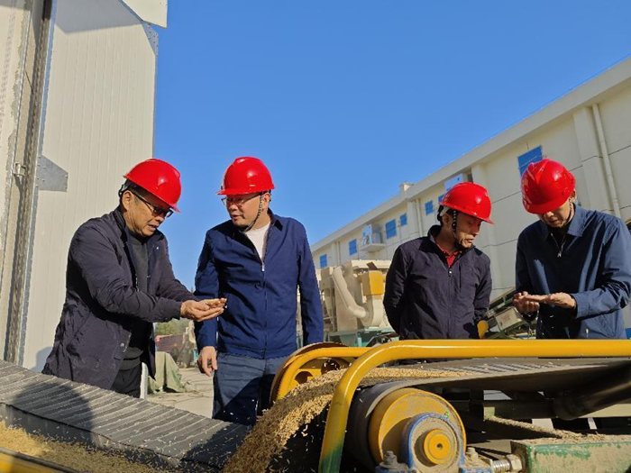 局領導赴羅山公司督導省級儲備稻谷收購及安全生產(chǎn)工作