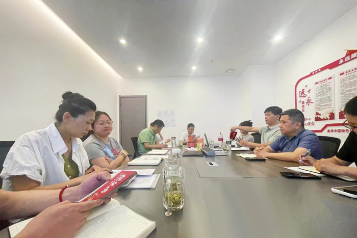 淮糧集團(tuán)黨委副書記、總經(jīng)理張健深入旭咚公司開展調(diào)研